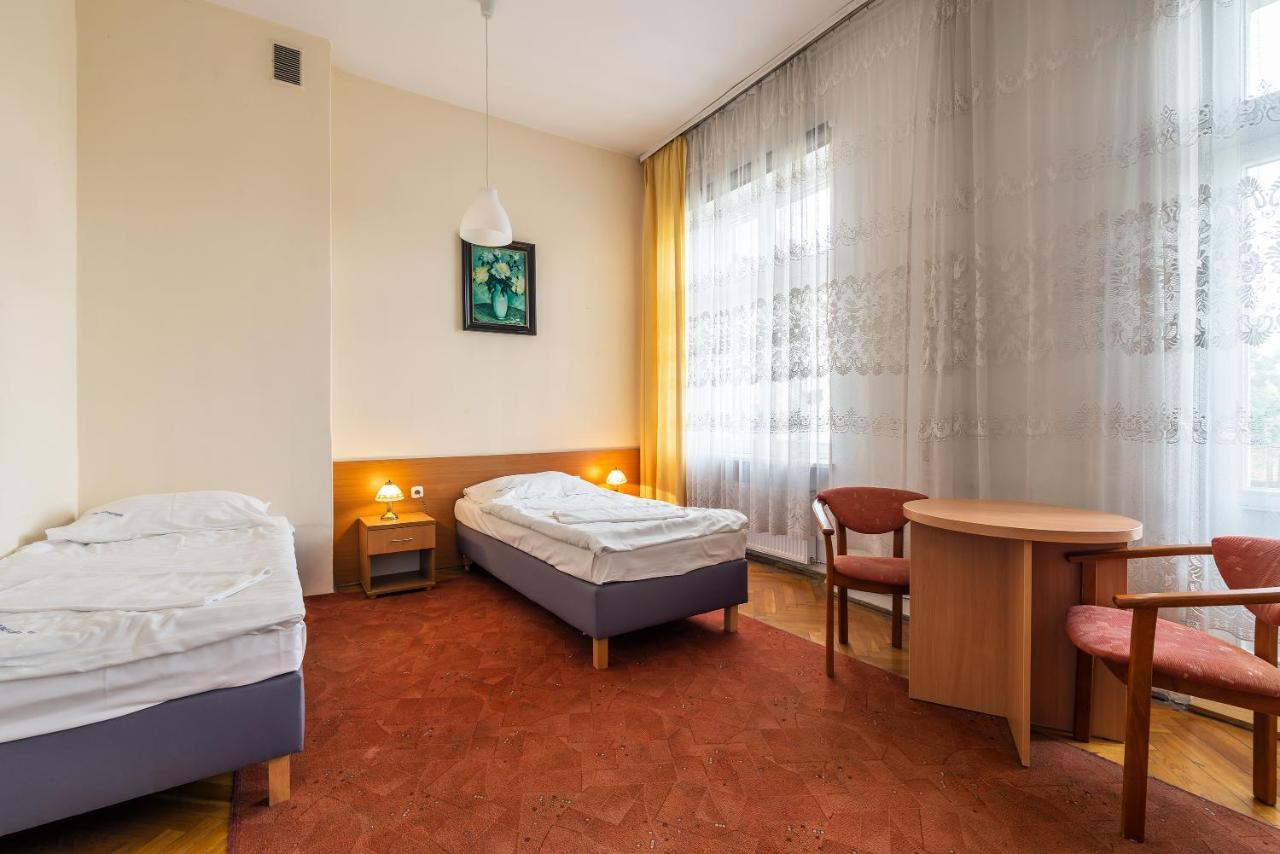Savoy Wroclaw Vandrarhem Exteriör bild